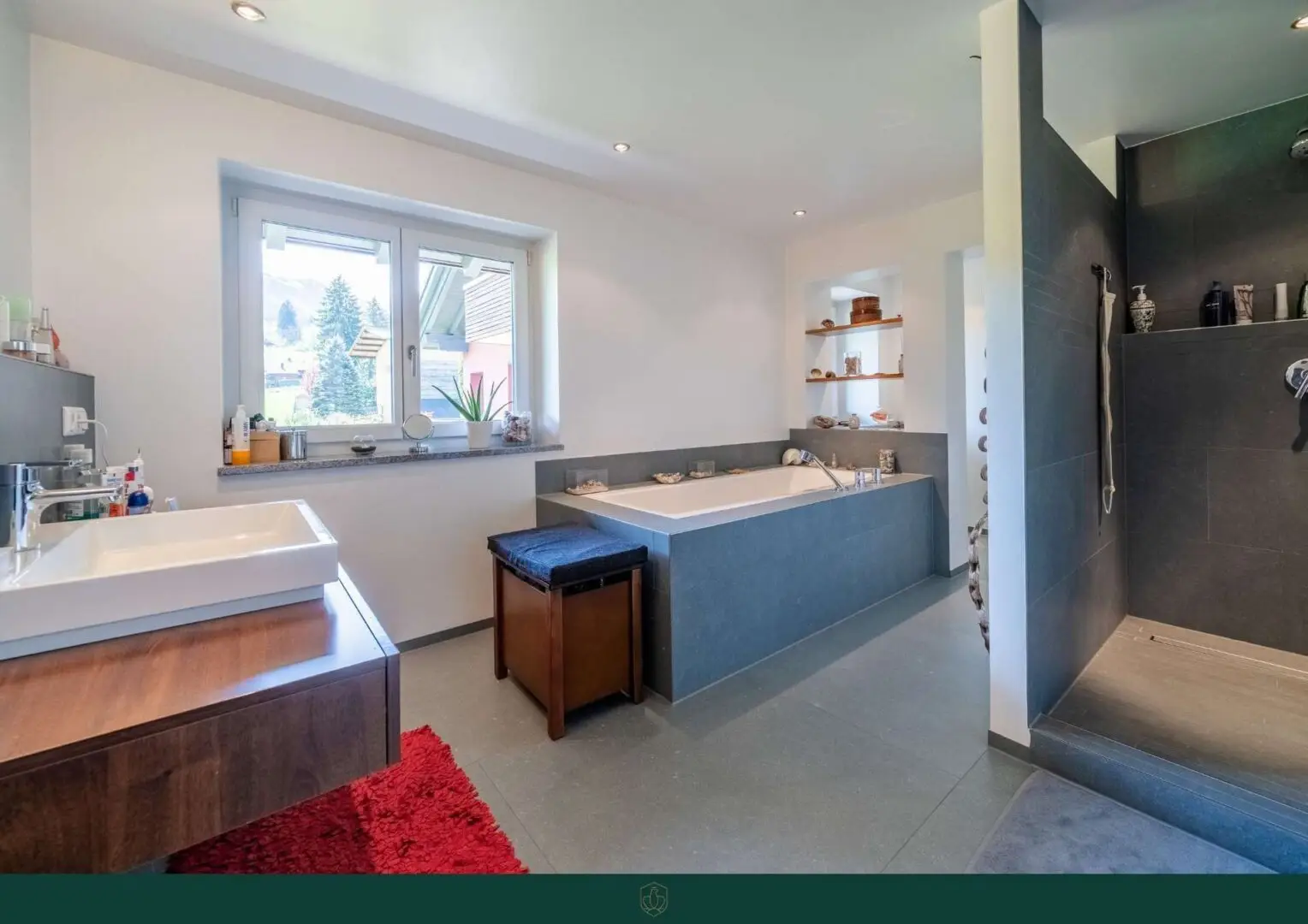 Badezimmer (OG; WE 1)
