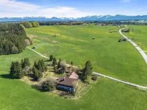 Alleinlage mit Bergblick