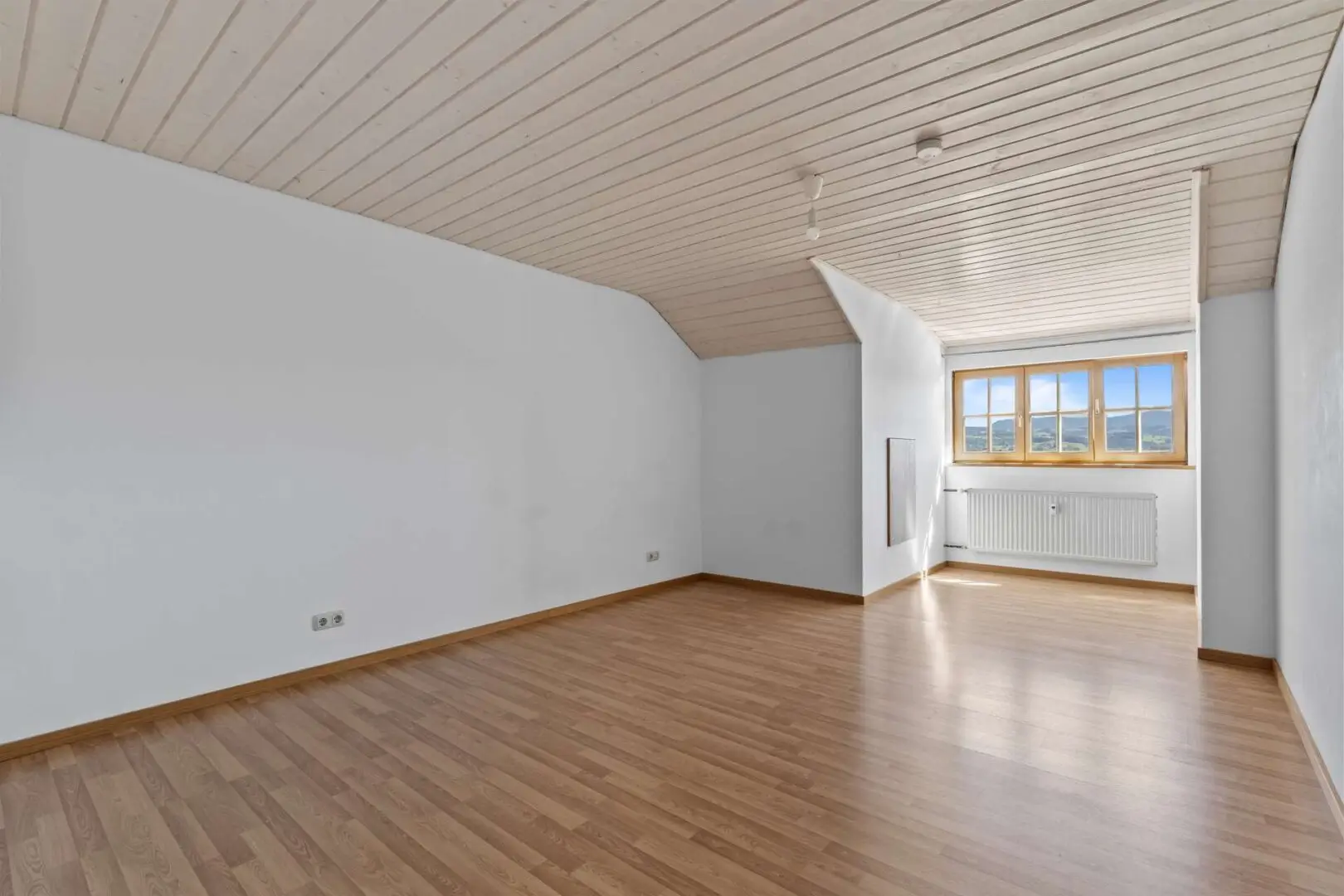 Dachgeschoss Schlafzimmer 1