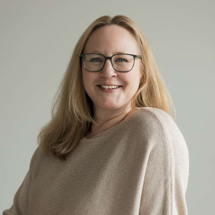 Frau Fenzl, Susanne